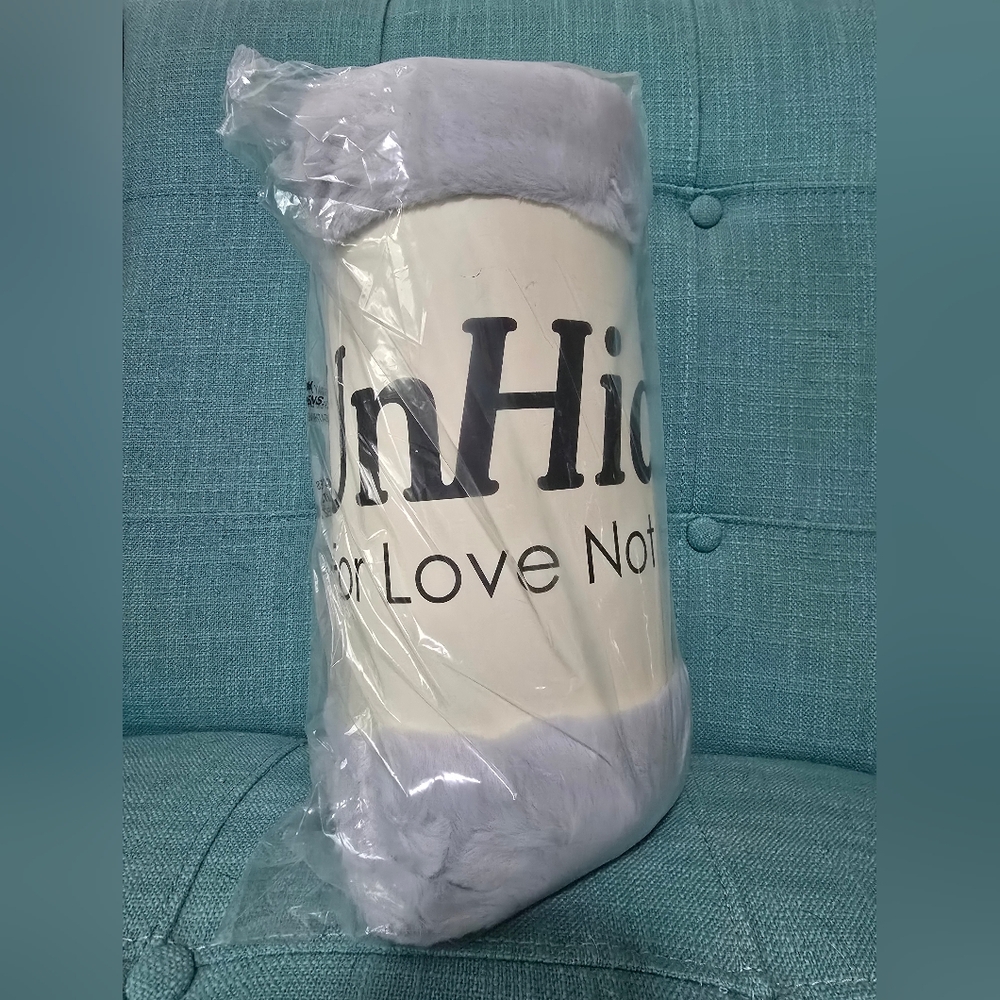NWT Unhide Lil' Marsh Blanket Throw - Silver